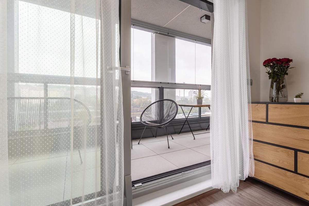 Yellow Apartment With Parking Πράγα Εξωτερικό φωτογραφία