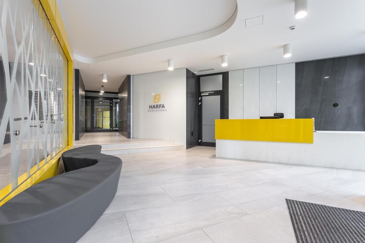 Yellow Apartment With Parking Πράγα Εξωτερικό φωτογραφία
