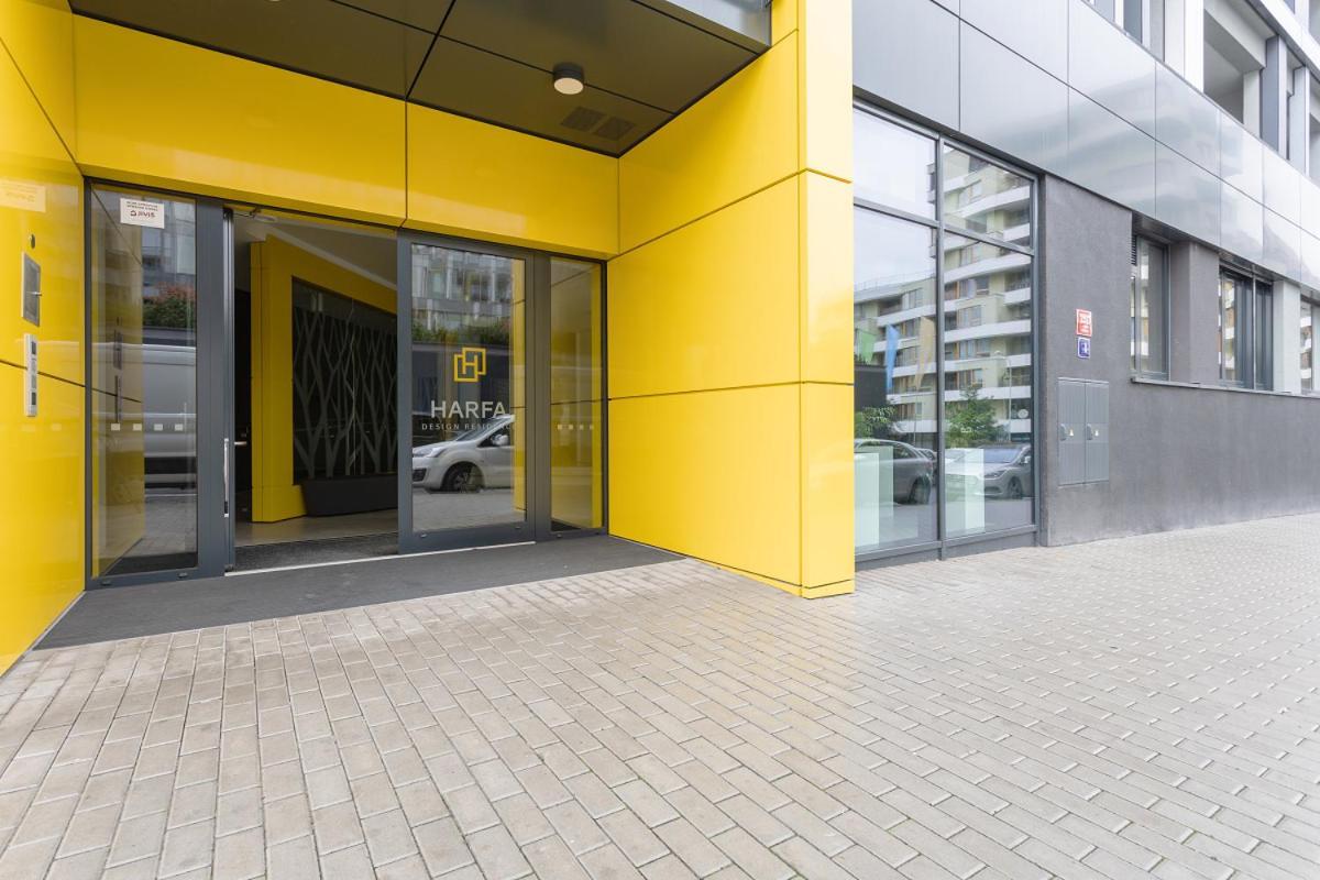 Yellow Apartment With Parking Πράγα Εξωτερικό φωτογραφία